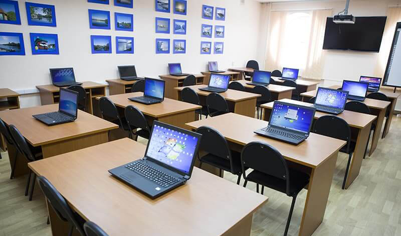 Для школ Орловской области закупят почти 1800 ноутбуков