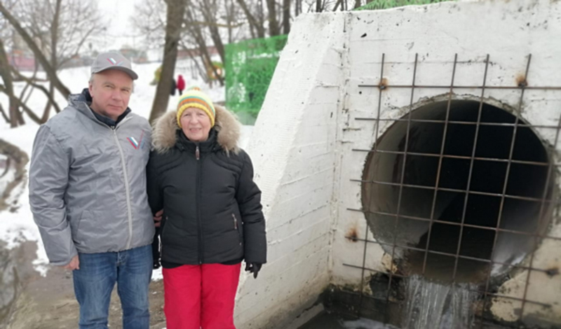 В парке в Северном Бутове установили ограждение сточного коллектора