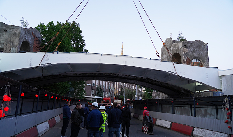 В зоопарке завершен монтаж пролёта нового моста