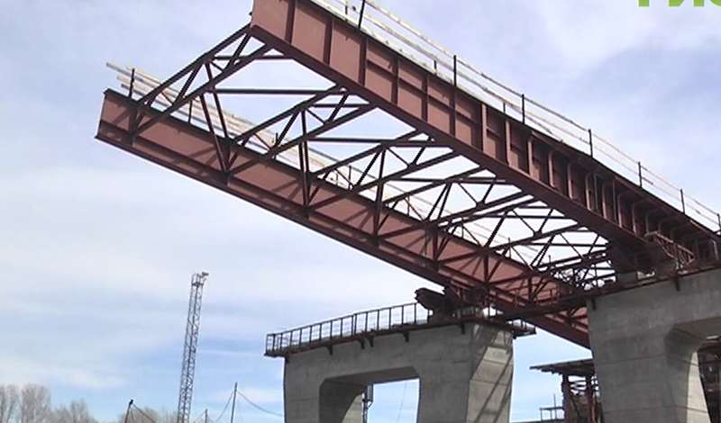 У моста через реку Партизанская появятся новые пролетные конструкции