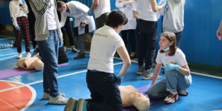 «Скорая в пути»: ученики восьми московских школ приняли участие в соревнованиях по оказанию первой доврачебной помощи