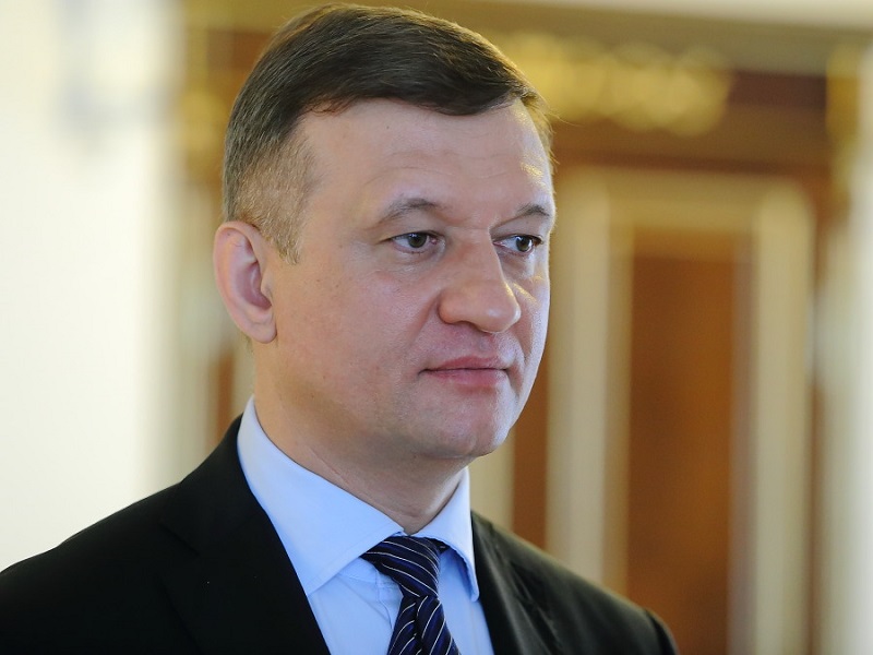 Дмитрий Савельев предложил лишать мандатов депутатов, причастных к экстремистским организациям