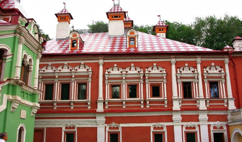 Московские активисты Народного фронта добиваются открытия для посещения «Палат бояр Волковых» - Дворца князей Юсуповых