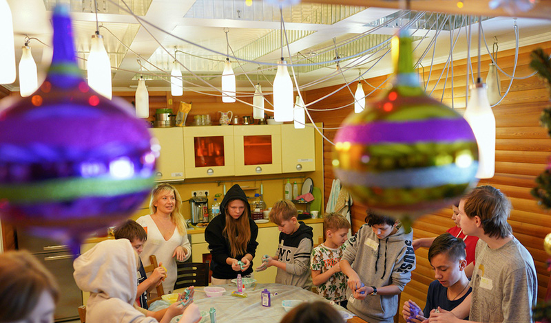 20 волонтеров «Доброчат» посетили три детских приюта в Московской области