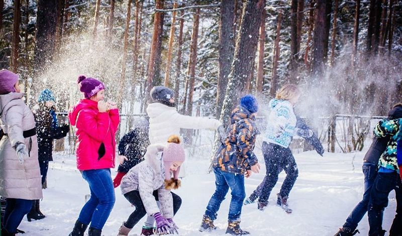 Зимние каникулы 2022: в лагерях отдохнут более девяти тысяч детей