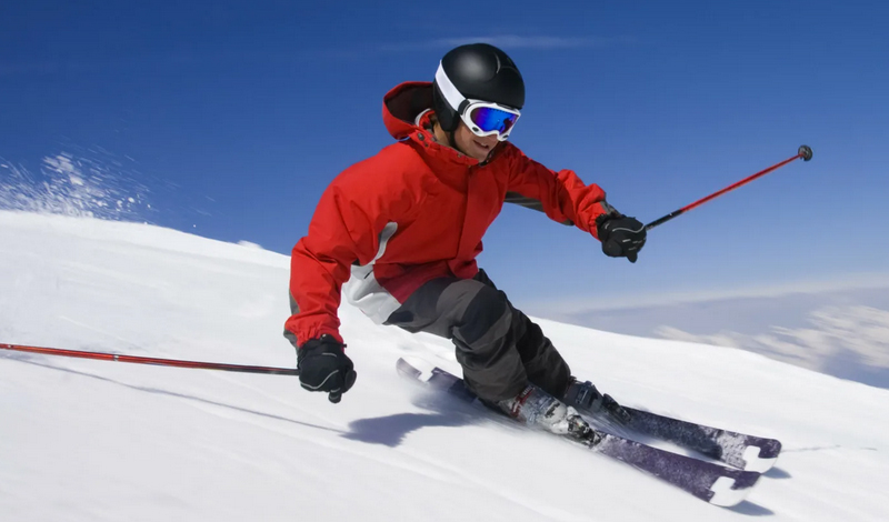 На московских горнолыжных склонах цены на лыжи и сноуборды завышены втрое – посчитали аналитики Next2U.ru