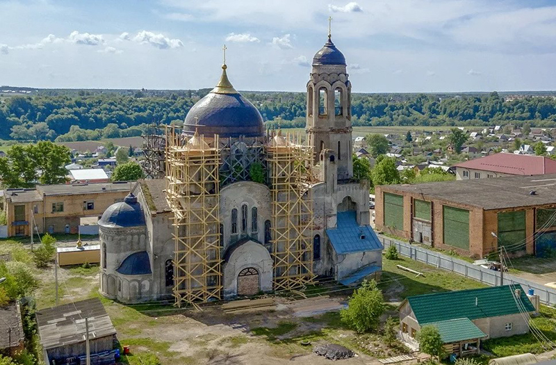 В Боровске продолжается реставрация Покровского собора
