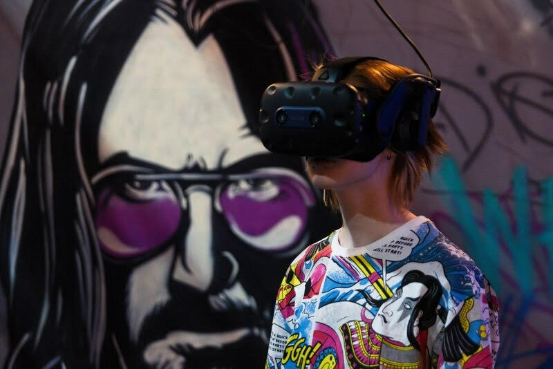 Группа художников-энтузиастов организовала первый в России музей-фантом цифрового искусства и NFT, в котором все выставки находятся в виртуальной реальности.