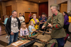 Свыше 10 тысяч посетителей провели «Ночь музеев» в Музее Победы и его филиалах