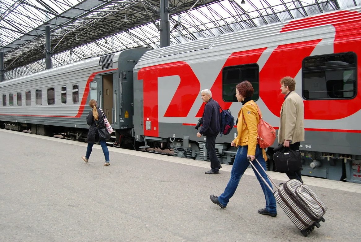 Пассажиропоток пригородных поездов СЗППК в период майских праздников увеличился на 35% по сравнению с 2021 годом