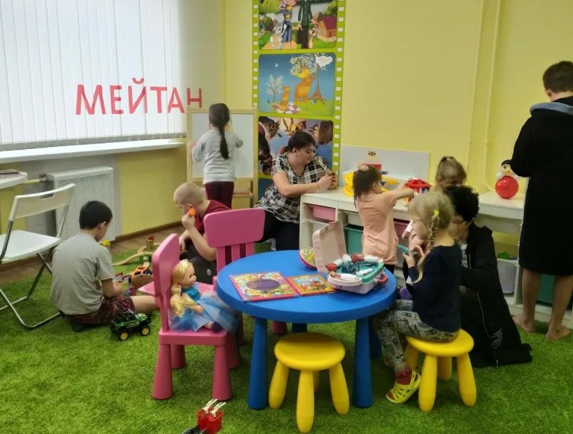 Компания “Мейтан” открыла две детские игровые комнаты в больницах Тобольска и Новоуральска