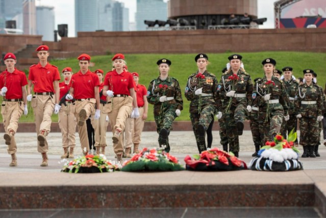 В День памяти и скорби московские кадеты заступят на вахту почетного караула около Музея Победы