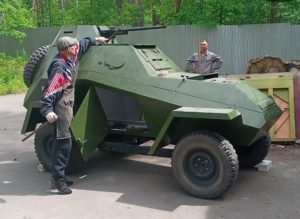 Казанские подростки воссоздали точную копию советской боевой машины БА-64