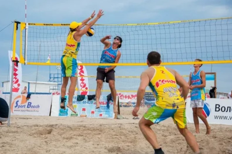 Фестиваль пляжного волейбола «Казань Комус Fest» собирает спортсменов