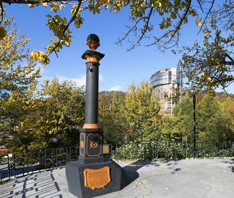 В Петропавловске-Камчатском отремонтируют Памятник Берингу Витусу
