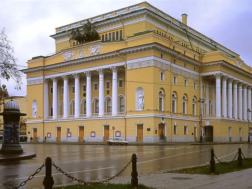 Фасады Александрийского театра будут реставрировать
