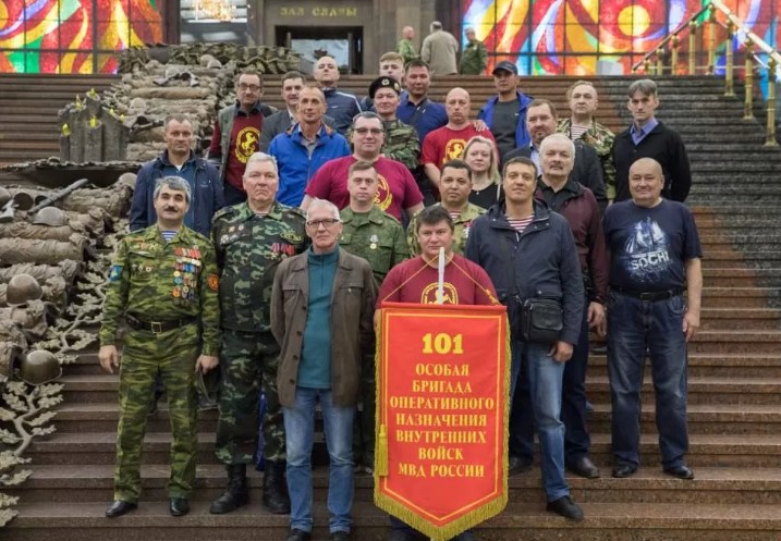 Ветеранов 101-й ОсБрОН наградили в Музее Победы