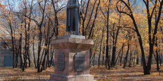В Дальнегорске отремонтируют памятник Пушкину
