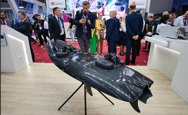 Ростех презентовал скоростной мотосерф на «Армии-2022»