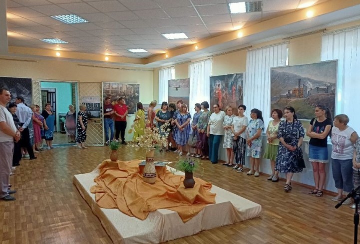 В Луганске в рамках проекта «Наши традиции» открылась выставка из фондов РОСИЗО
