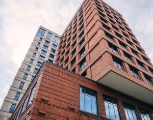 Группа компаний «БЭЛ Девелопмент» построила комплекс премиальных апартаментов «Маяковский» в центре Новосибирска 