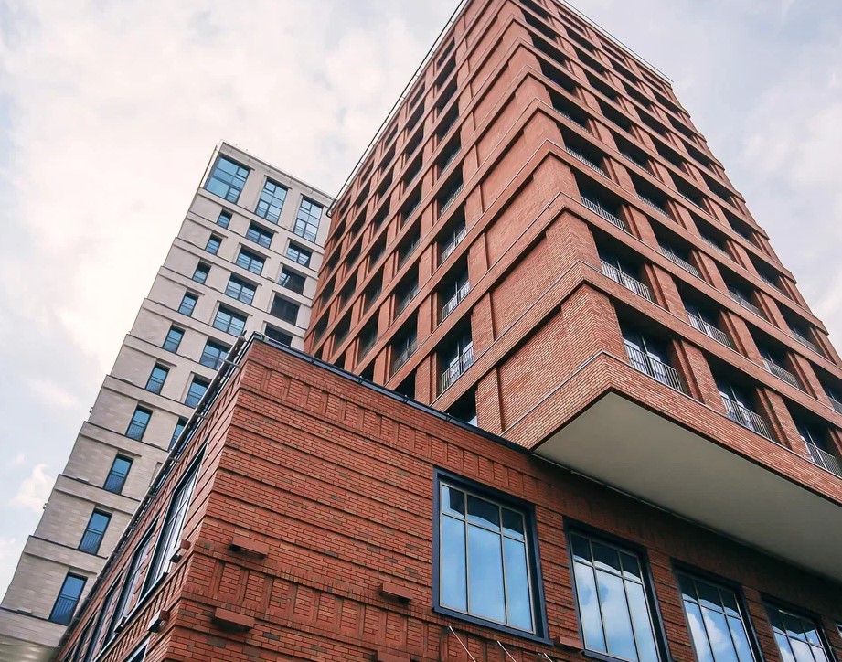 Группа компаний «БЭЛ Девелопмент» построила комплекс премиальных апартаментов «Маяковский» в центре Новосибирска 