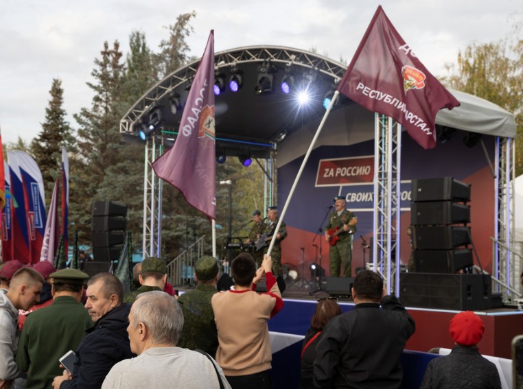В Казани прошла патриотическая акция «Своих не бросаем»