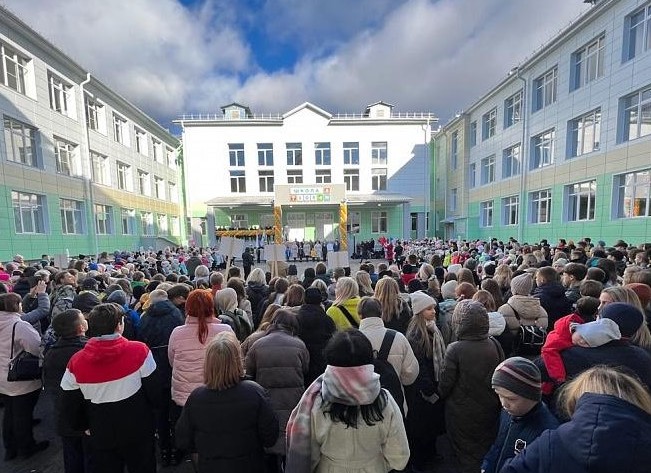 В Котласе, Архангельская область, впервые за 29 лет построена новая школа на 860 учеников