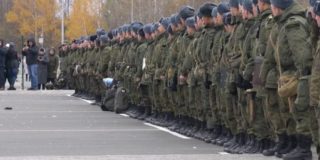 Из Казани провожают первый эшелон мобилизованных татарстанцев