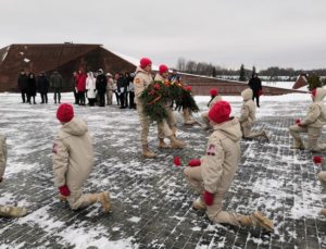 Участников патриотического слета наградили на Ржевском мемориале