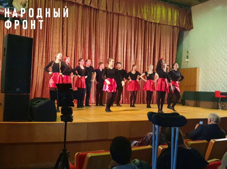 «Всё для победы!»: Народный фронт передал теплые вещи в московский госпиталь и провел концерт для военнослужащих