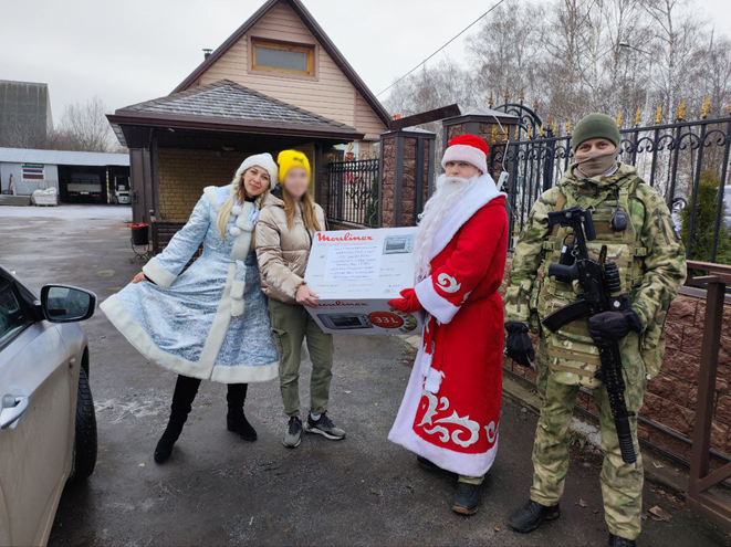 Дед Мороз специального назначения из Татарстана поздравил юных жителей Белгородской области с Новым годом