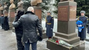 В Татарстане открыли бюсты героев России