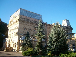 Здание Северо-Кавказской филармонии отреставрируют почти за 2 млрд