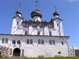 Фасады колокольни в Соловецком монастыре отреставрируют