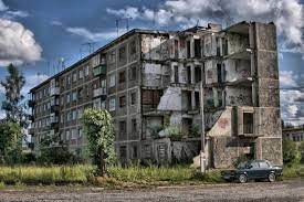 В городе Белозерске восстановят разрушенный «Дом № 4»