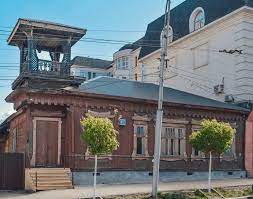 Здание с загадочными символами по улице Свободы отремонтируют в Рязани