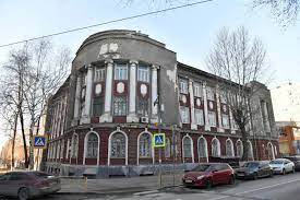 Школу-дворец на улице Мичурина в Саратове отремонтируют за 64,8 млн