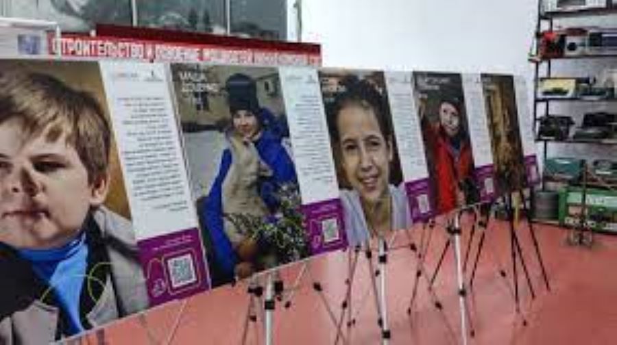 В Татарстане открылась фотовыставка «Взрослые истории детей Донбасса»