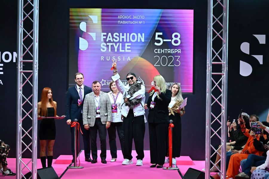 150 брендов, тренд-экскурсии и «дизайн-кот» Игоря Гуляева: в Москве открылась выставка FASHION STYLE RUSSIA