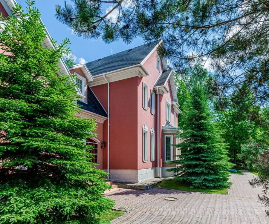«Метриум»: Самые доступные дома в элитных поселках Рублевки стоят 98 млн рублей