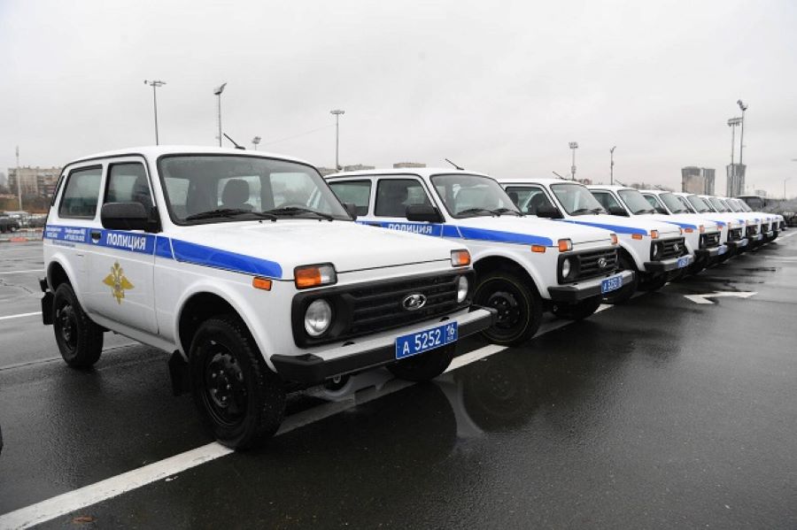 Татарстанским участковым уполномоченным полиции вручили новые служебные автомобили