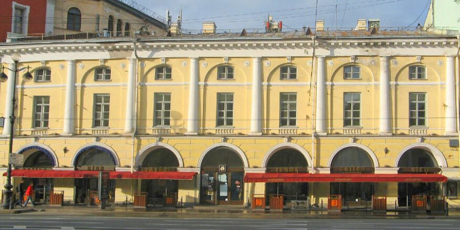 Проект реставрации фасадов «Серебряных рядов» в Санкт-Петербурге оценили в 2,7 млн