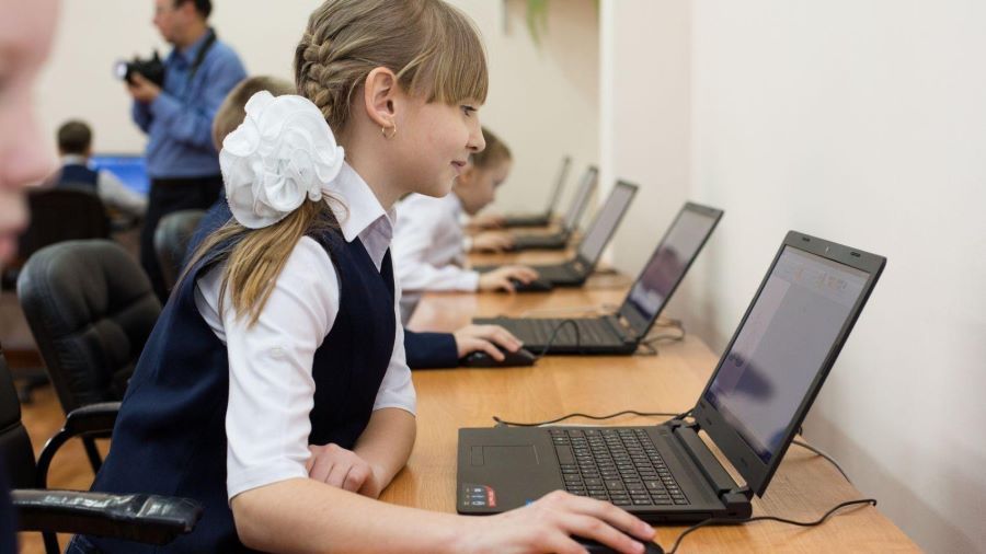 Все школы Татарстана в январе перейдут на обновленное «Электронное образование» с сервисами МЭШ