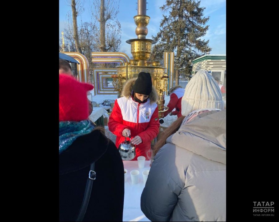 В Москву из Татарстана привезли самый большой самовар в мире