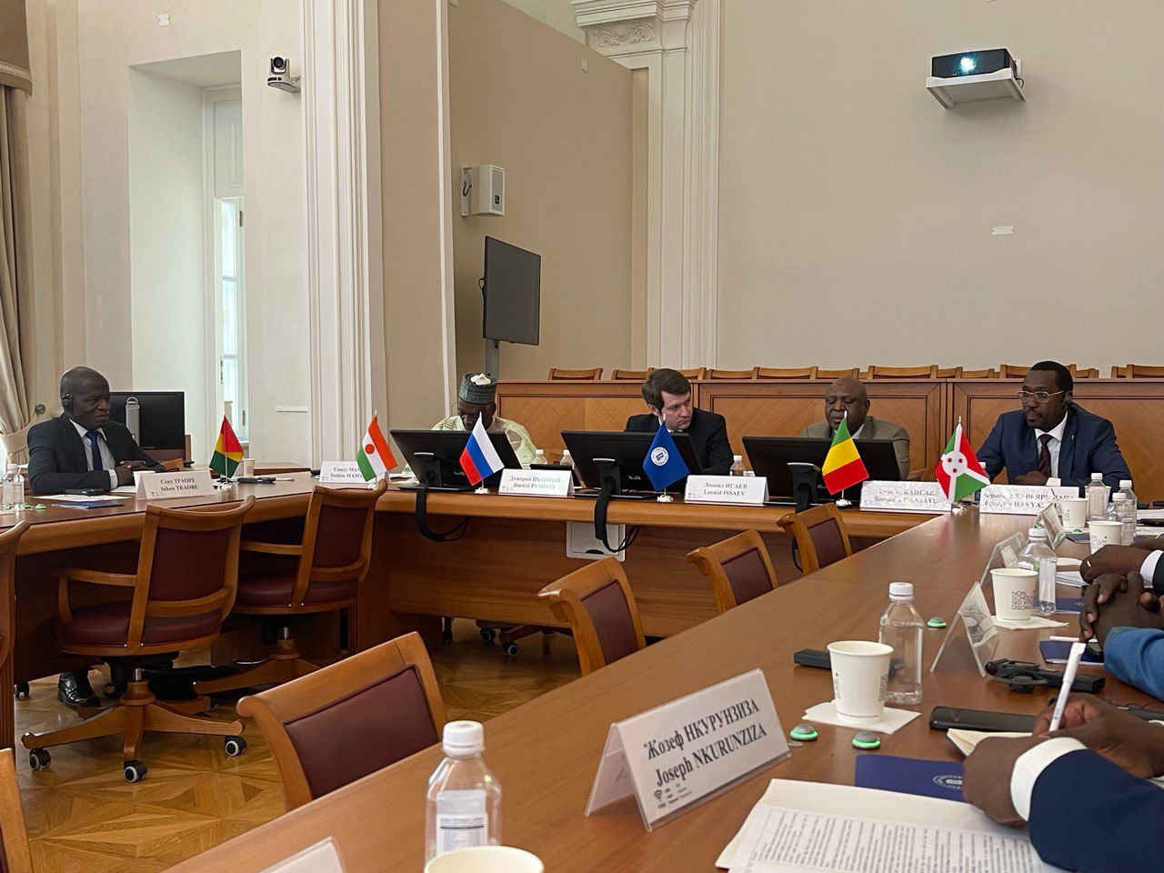 в Высшей школе экономики прошла стратегическая сессия со знаковым названием «Сотрудничество России и стран Африки в области высшего образования в меняющемся мире»