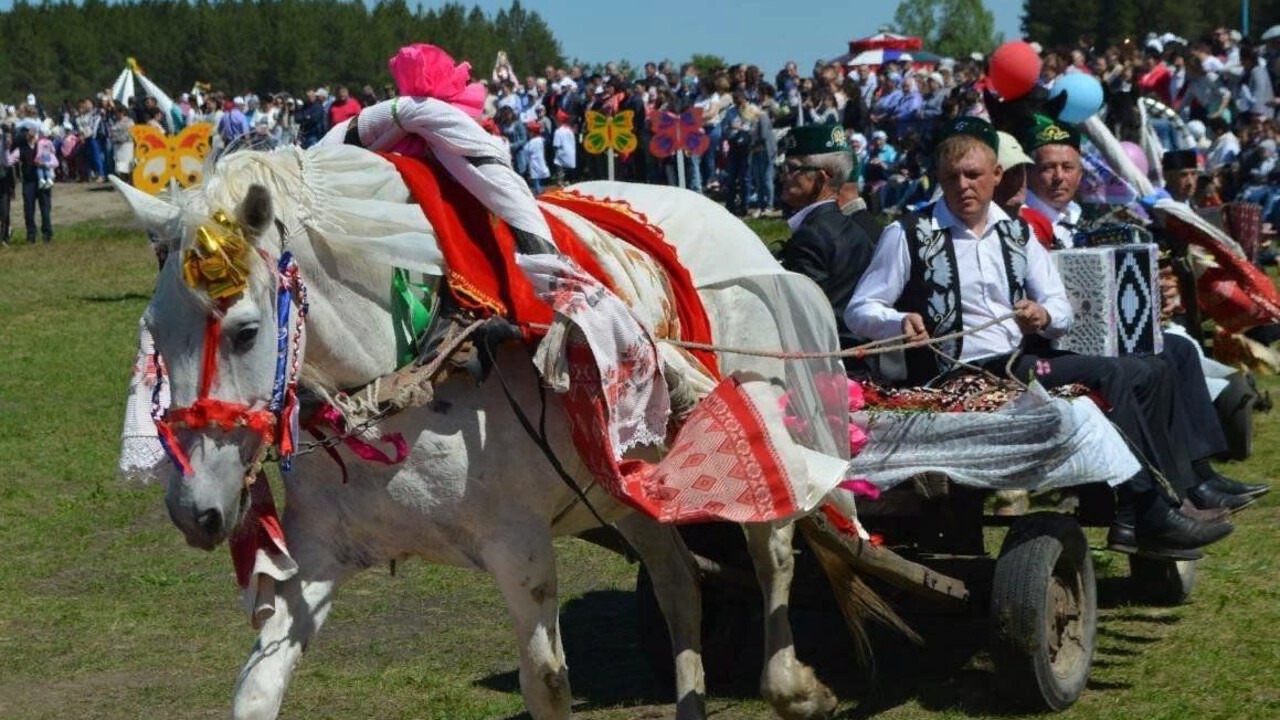 Конные повозки в Казани соберут дары для батыров во время Сабантуя