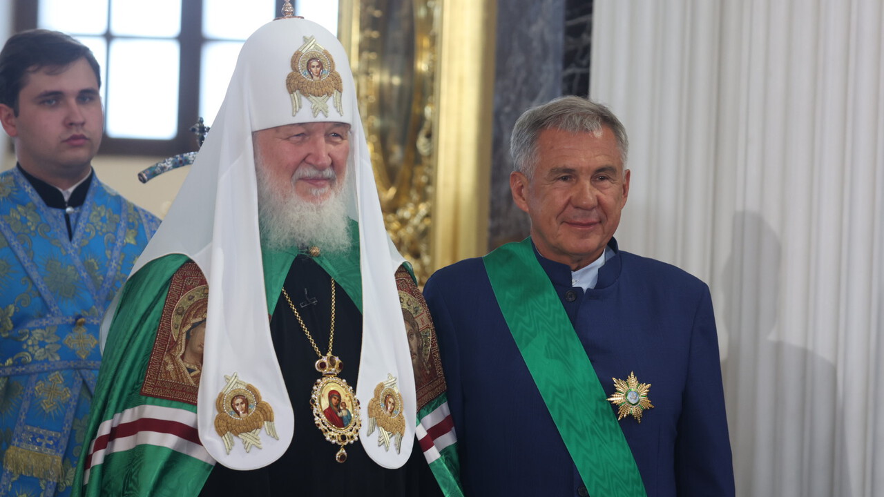Патриарх Кирилл вручил Рустаму Минниханову Орден РПЦ Славы и чести первой степени
